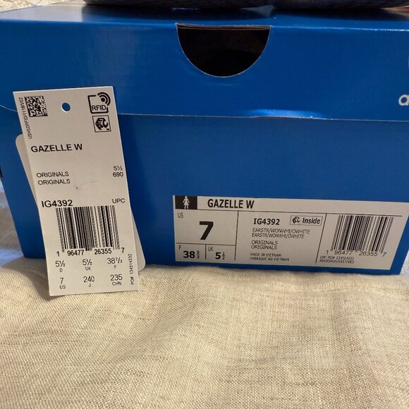 ADIDAS Gazelle Shoes Earth Strata / Wonder White / Off White IG4392  Women's 7 - Picture 3 of 16